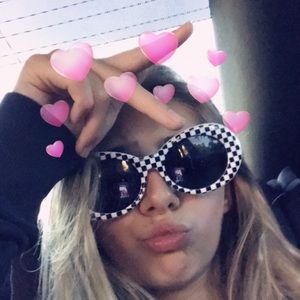 Meet your Posher, Emmah